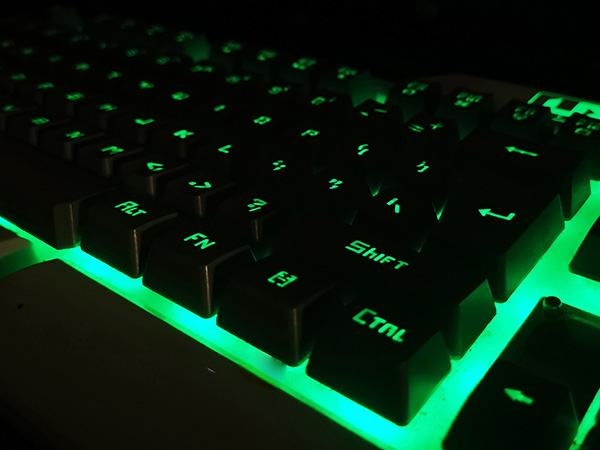 選擇千度網(wǎng)絡(luò)，外貿(mào)建網(wǎng)頁不再難！